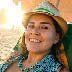 il viso di una ragazza con il cappello